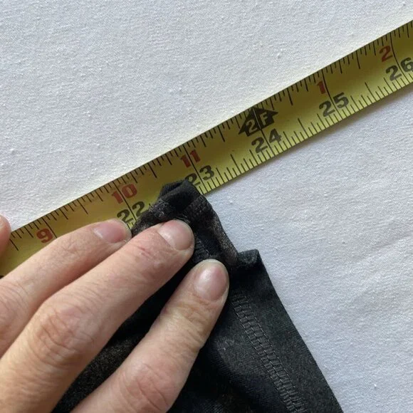 Women’s / Teen’s Fabletics Powerhold Camo Capri Leggings Size Small - Picture 6 of 7